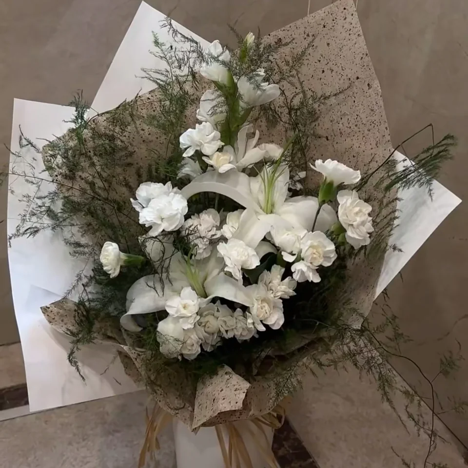 33 roses