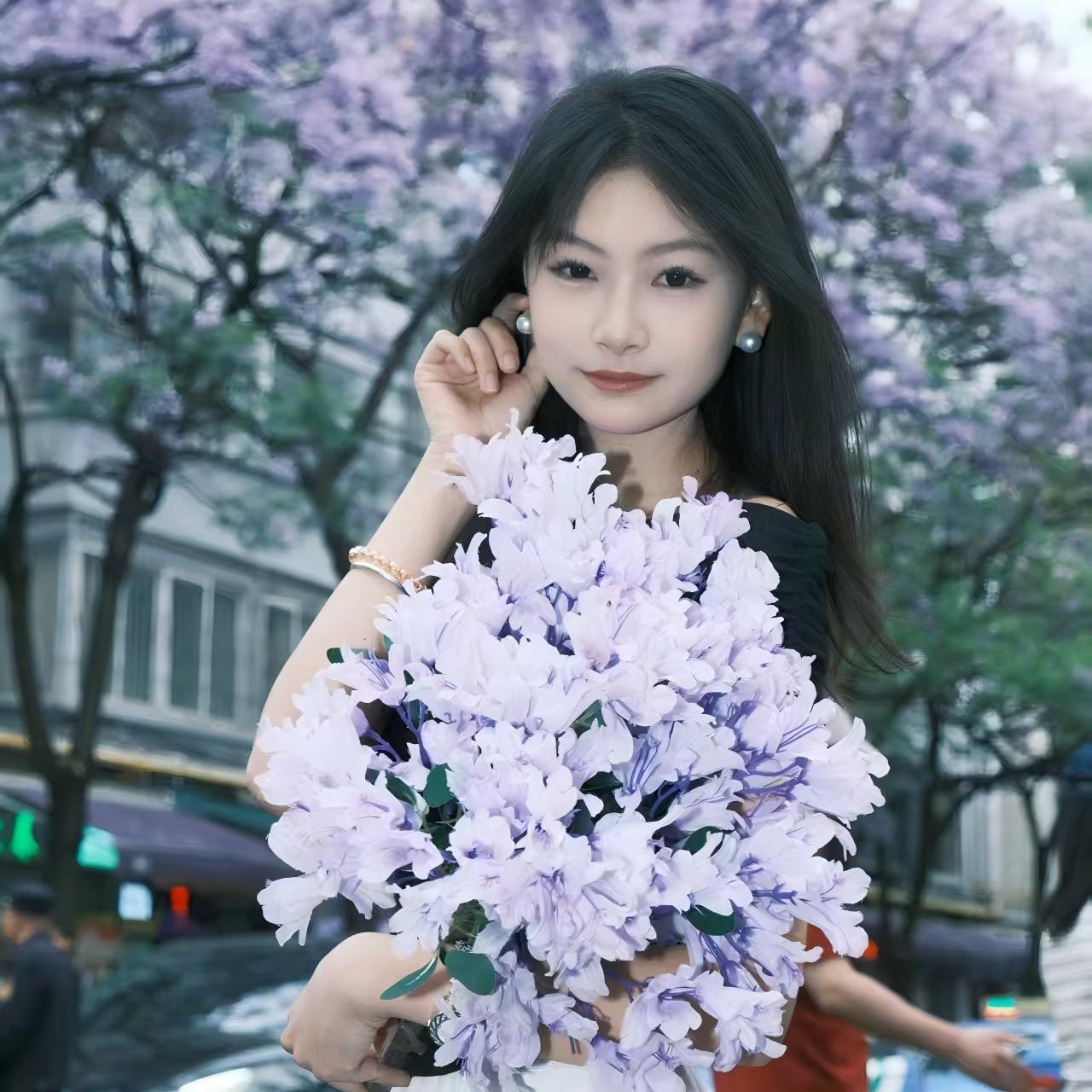 莉莉
